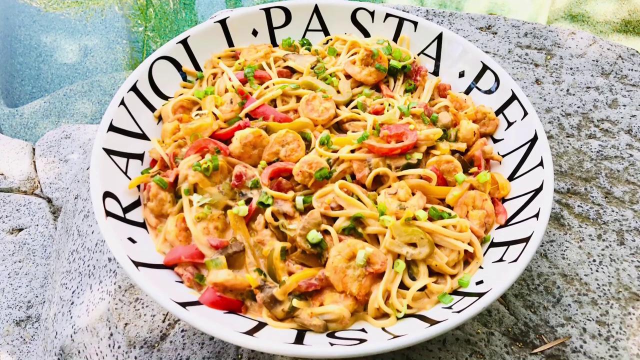 مكرونة بالجمبري  pasta with shrimp